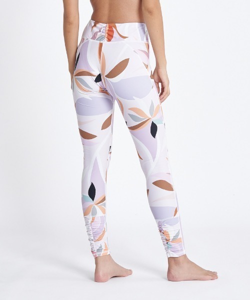 ROXY(ロキシー)の「IM OKAY LEGGINGS/ロキシーレギンス・スパッツ(レギンス/スパッツ・レディース・パープル/ブラック/カーキ・SMALL/MEDIUM/LARGE)」の5枚目の写真