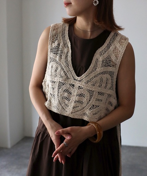 Riberry（リベリー）の「かぎ編みレースビスチェ（ベスト・レディース・アイボリー/オフホワイト・MEDIUM）」の2枚目の写真