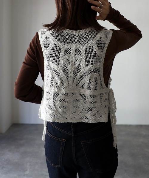 Riberry（リベリー）の「かぎ編みレースビスチェ（ベスト・レディース・アイボリー/オフホワイト・MEDIUM）」の4枚目の写真