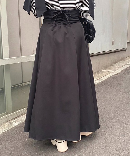 one after another NICE CLAUP(ワンアフターアナザーナイスクラップ)の「Lサイズ追加/バックレースアップフレアスカート【WEB限定商品】(スカート・レディース・ブラック/ベージュ/ブラウン・LARGE/MEDIUM/SMALL)」の10枚目の写真