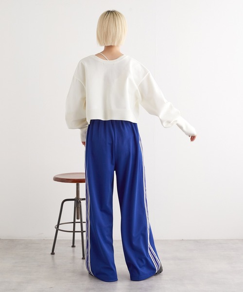w closet(ダブルクローゼット)の「刺繍入りクルーネックカーディガン(カーディガン/ボレロ・レディース・オフホワイト/ブラック/ブルー/レッド・FREE)」の7枚目の写真