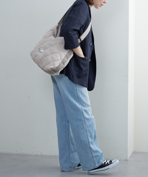 BROWN THEATRE PRODUCTS（ブラウンシアタープロダクツ）の「【BROWN THEATRE PRODUCTS別注】キルティングワンショルダーバッグ（ショルダーバッグ・レディース・アイボリー/ブラック/グレイッシュベージュ・FREE）」の13枚目の写真