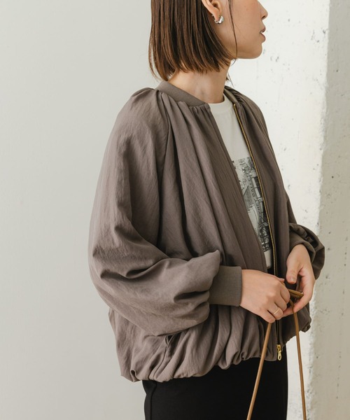 F by ROSSO（エフバイロッソ）の「F by ROSSO　キルトギャザーブルゾン（ブルゾン・レディース・ブラック/グレー・FREE）」の2枚目の写真