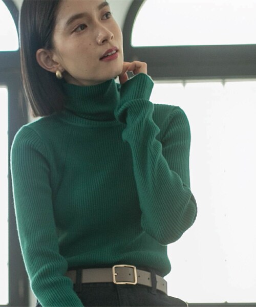 OPAQUE.CLIP（オペークドットクリップ）の「◆タートルネックリブニット【洗える】（ニット/セーター・レディース・ブラック/グレー/ベージュ/レッド系1/ダークグリーン/ブルー系その他/ブルー/ホワイト・02/03/04）」の5枚目の写真