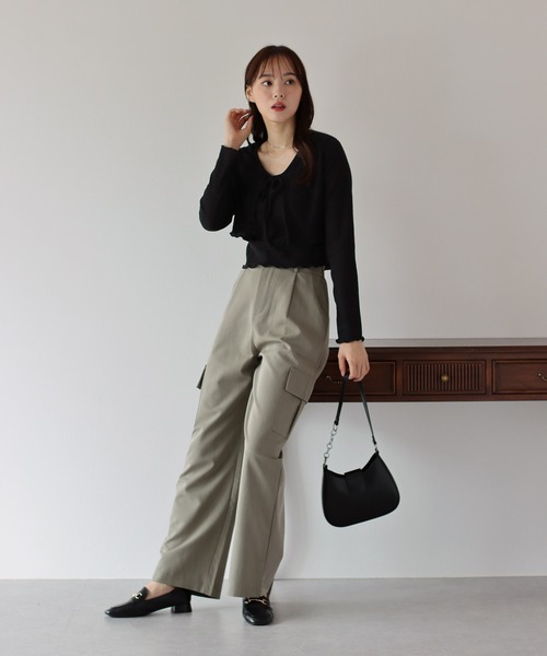 BLUEEAST(ブルーイースト)の「リボンカーディガン&キャミSET(アンサンブル・レディース・ブラック/ベージュ/アイボリー・MEDIUM)」の12枚目の写真