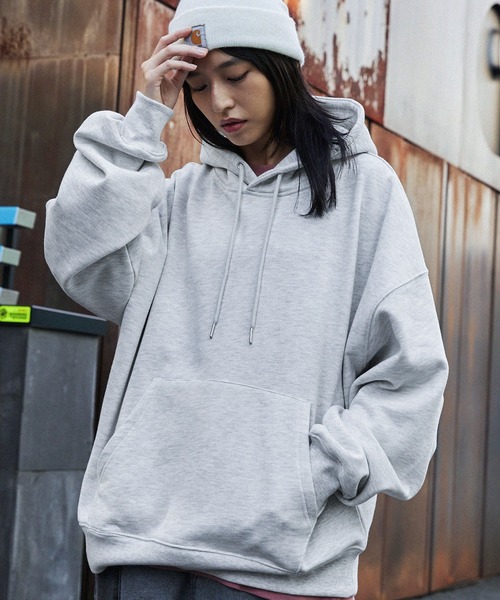 MONO-MART(モノマート)の「12oz ヘビーウェイト ビッグシルエット プルオーバー パーカー(パーカー・レディース・杢グレー/ホワイト/スミクロ/ブルー系/グリーン/オートミール/ワイン/ブラック/グレイッシュベージュ/ダークネイビー/ブラウン/ダークブラウン/ピンク/ブルー系2/レッド・S/L/XL/M)」の22枚目の写真