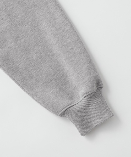 MONO-MART(モノマート)の「12oz ヘビーウェイト ビッグシルエット プルオーバー パーカー(パーカー・レディース・杢グレー/ホワイト/スミクロ/ブルー系/グリーン/オートミール/ワイン/ブラック/グレイッシュベージュ/ダークネイビー/ブラウン/ダークブラウン/ピンク/ブルー系2/レッド・S/L/XL/M)」の19枚目の写真