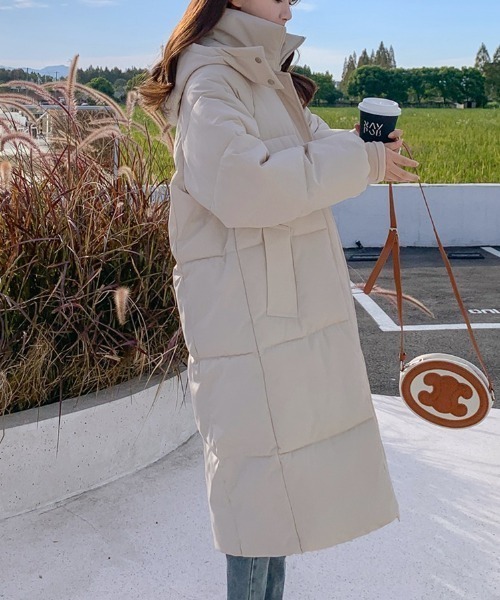 a lot of love（ア ロット オブ ラブ）の「フェミニンカラー ベンチ