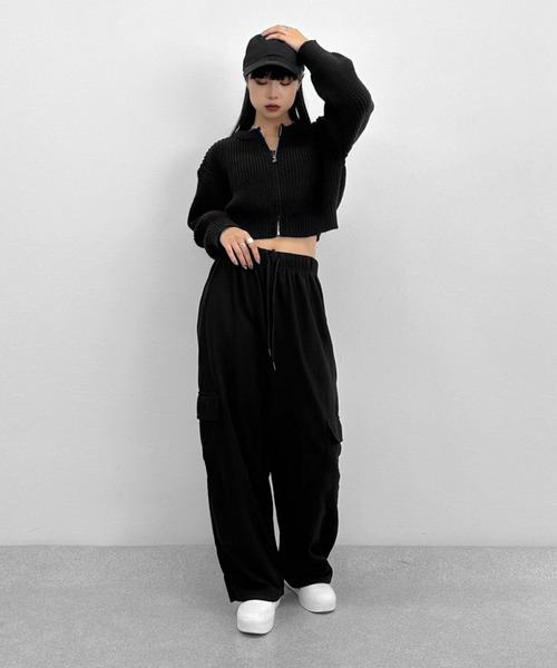 LVEU.(ラブユ.)の「【LVEU.】カーゴスウェットパンツ / ボトムス パンツ スウェット カーゴ ワイド ルーズ ブラック カーキ ブルー(カーゴパンツ・レディース・ブラック/ブルー/カーキ・FREE)」の9枚目の写真