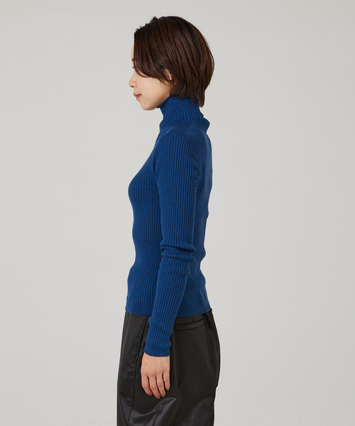 qualite（カリテ）の「シームレスタートルニット（ニット/セーター・レディース・オフホワイト/ブラウン/その他/ブルー・フリー）」の14枚目の写真