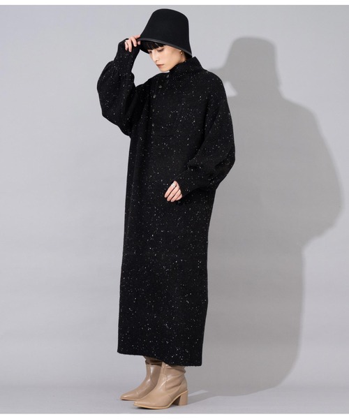 Settimissimo(セッティミッシモ)の「ハイネック ボタンデザイン ニットロングワンピース 長袖(ワンピース・レディース・オフホワイト/ブラック・M)」の12枚目の写真