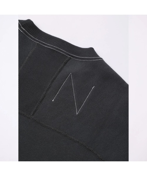 NEW BALANCE(ニューバランス)の「1000 スウェットクルー オーバーサイズフィット(スウェット・メンズ・グレー/ダークグレー・X-LARGE/MEDIUM/LARGE/SMALL)」の11枚目の写真