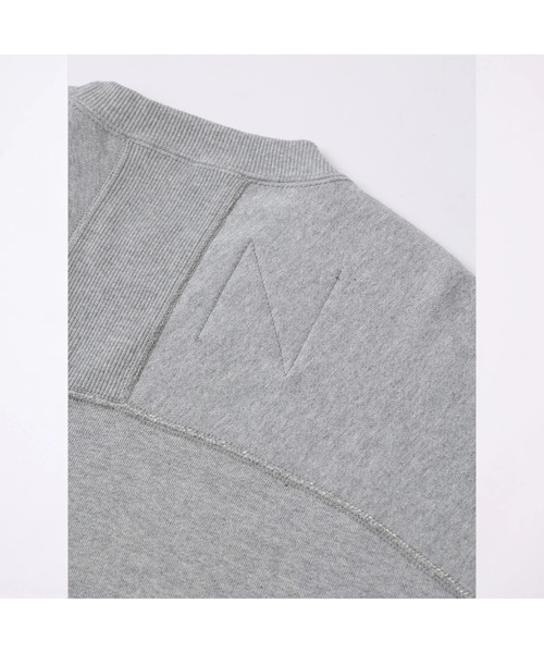 NEW BALANCE(ニューバランス)の「1000 スウェットクルー オーバーサイズフィット(スウェット・メンズ・グレー/ダークグレー・X-LARGE/MEDIUM/LARGE/SMALL)」の14枚目の写真