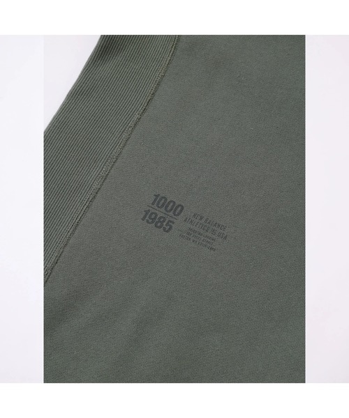 NEW BALANCE(ニューバランス)の「1000 スウェットクルー オーバーサイズフィット(スウェット・メンズ・グレー/ダークグレー・X-LARGE/MEDIUM/LARGE/SMALL)」の17枚目の写真