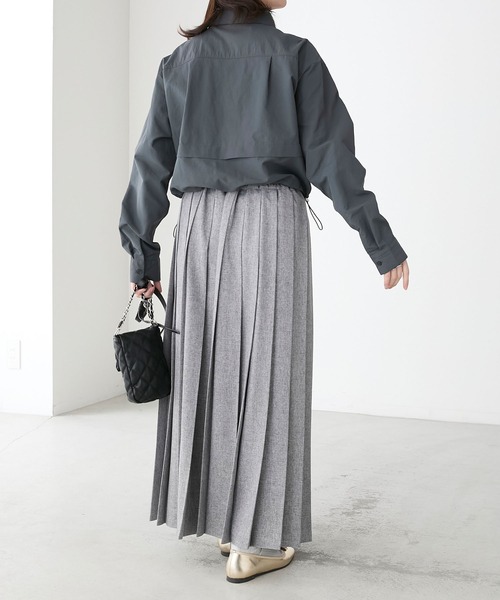 BONLECILL（ボンルシール）の「配色ロゴ刺繍入りドロストナイロンシャツ（シャツ/ブラウス・レディース・ピンク/グリーン/アイボリー/チャコールグレー・FREE）」の21枚目の写真