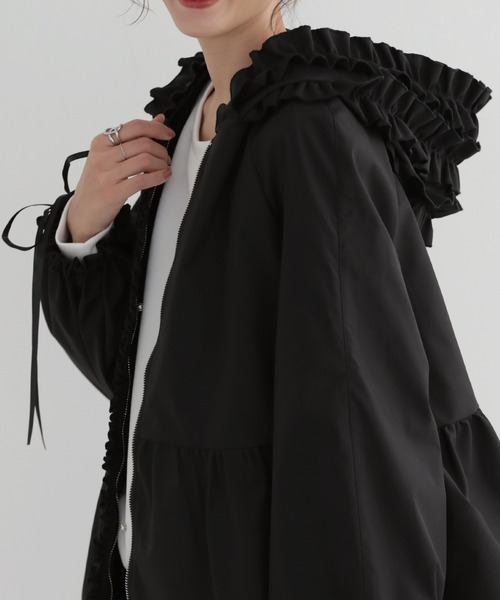 MERAKI（メラキ）の「[MERAKI] フリルフードペプラムパーカーJKT（パーカー・レディース・ブラック・FREE）」の4枚目の写真
