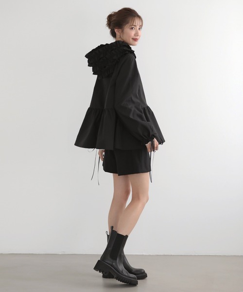 MERAKI（メラキ）の「[MERAKI] フリルフードペプラムパーカーJKT（パーカー・レディース・ブラック・FREE）」の8枚目の写真