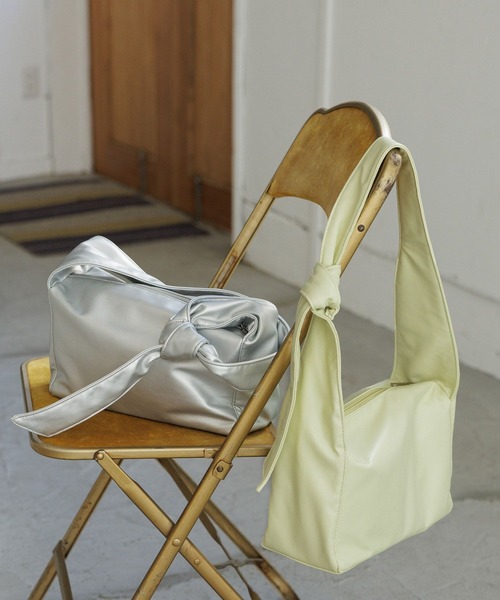 LAKOLE（ラコレ）の「サイドリボン2WAYショルダーバッグ / 995902（ショルダーバッグ・レディース・ブラック/イエロー/オフホワイト/シルバー・FREE）」の5枚目の写真