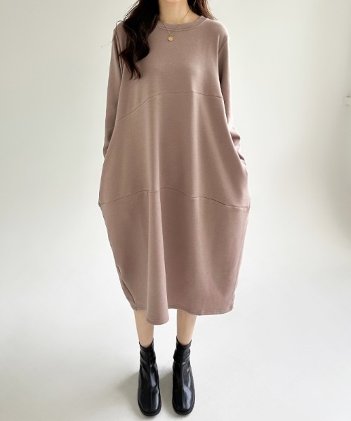 COCOMOMO（ココモモ）の「裏起毛 コクーンワンピース（ワンピース・レディース・ブラック/グレイッシュベージュ/ネイビー/グレー・M/L）」の13枚目の写真