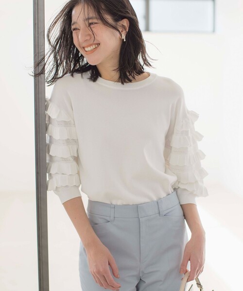 組曲(クミキョク)の「【WEB限定カラーあり】MINA 袖フリルニットプルオーバー(ニット/セーター・レディース・ブラック系/アイボリー系/イエロー系9・2)」の3枚目の写真