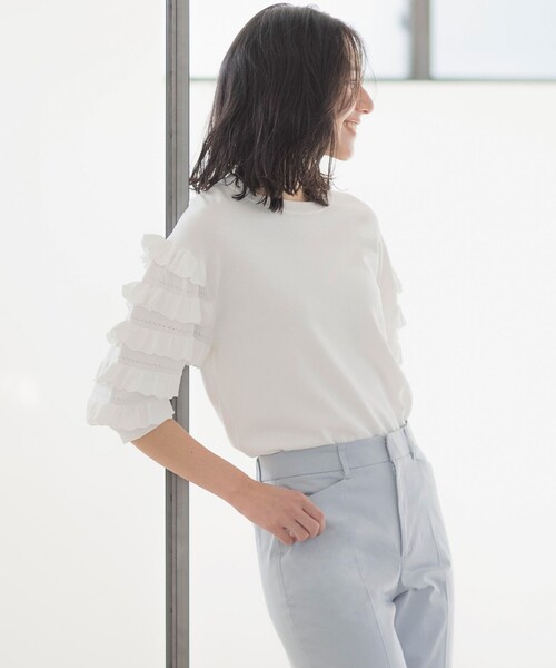 組曲(クミキョク)の「【WEB限定カラーあり】MINA 袖フリルニットプルオーバー(ニット/セーター・レディース・ブラック系/アイボリー系/イエロー系9・2)」の5枚目の写真