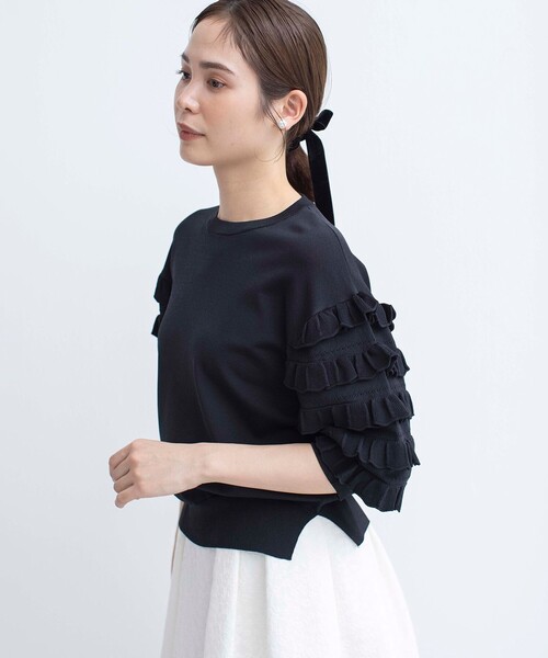 組曲(クミキョク)の「【WEB限定カラーあり】MINA 袖フリルニットプルオーバー(ニット/セーター・レディース・ブラック系/アイボリー系/イエロー系9・2)」の10枚目の写真