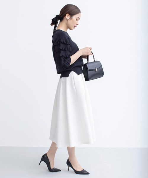 組曲(クミキョク)の「【WEB限定カラーあり】MINA 袖フリルニットプルオーバー(ニット/セーター・レディース・ブラック系/アイボリー系/イエロー系9・2)」の12枚目の写真