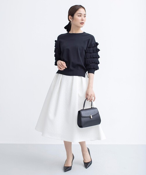 組曲(クミキョク)の「【WEB限定カラーあり】MINA 袖フリルニットプルオーバー(ニット/セーター・レディース・ブラック系/アイボリー系/イエロー系9・2)」の13枚目の写真