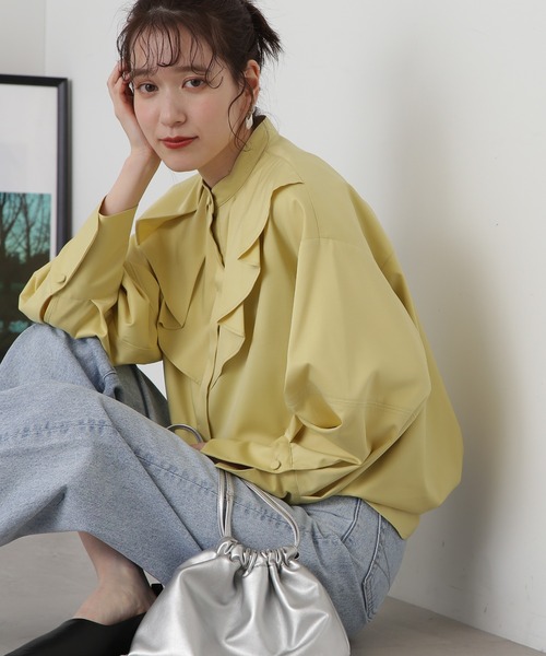 N.（N. Natural Beauty Basic）（エヌエヌナチュラルビューティーベーシック）の「◆タックラッフルバンドカラーシャツ（シャツ/ブラウス・レディース・イエロー/オフホワイト/グレー・MEDIUM）」の3枚目の写真