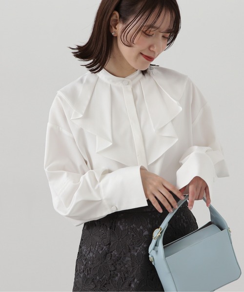 N.（N. Natural Beauty Basic）（エヌエヌナチュラルビューティーベーシック）の「◆タックラッフルバンドカラーシャツ（シャツ/ブラウス・レディース・イエロー/オフホワイト/グレー・MEDIUM）」の4枚目の写真