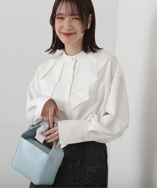 N.（N. Natural Beauty Basic）（エヌエヌナチュラルビューティーベーシック）の「◆タックラッフルバンドカラーシャツ（シャツ/ブラウス・レディース・イエロー/オフホワイト/グレー・MEDIUM）」の5枚目の写真