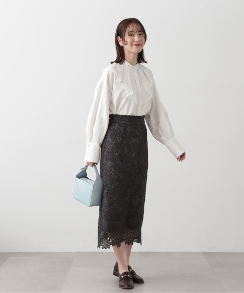 N.（N. Natural Beauty Basic）（エヌエヌナチュラルビューティーベーシック）の「◆タックラッフルバンドカラーシャツ（シャツ/ブラウス・レディース・イエロー/オフホワイト/グレー・MEDIUM）」の7枚目の写真