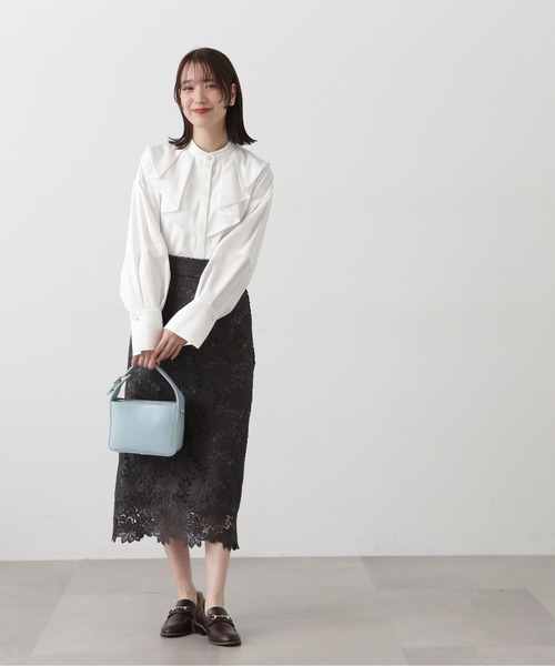 N.（N. Natural Beauty Basic）（エヌエヌナチュラルビューティーベーシック）の「◆タックラッフルバンドカラーシャツ（シャツ/ブラウス・レディース・イエロー/オフホワイト/グレー・MEDIUM）」の9枚目の写真