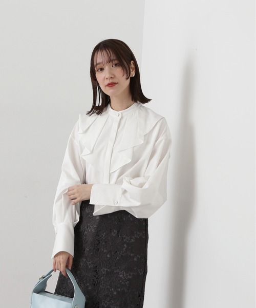 N.（N. Natural Beauty Basic）（エヌエヌナチュラルビューティーベーシック）の「◆タックラッフルバンドカラーシャツ（シャツ/ブラウス・レディース・イエロー/オフホワイト/グレー・MEDIUM）」の10枚目の写真