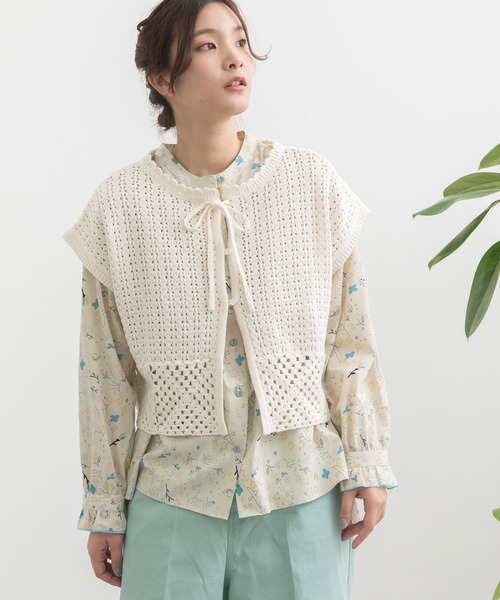 POU DOU DOU（プードゥドゥ）の「クロシェパターンベスト（ベスト・レディース・ダークグレー/アイボリー/ライトブルー・3）」の10枚目の写真