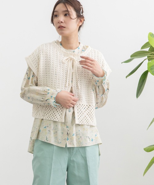 POU DOU DOU（プードゥドゥ）の「クロシェパターンベスト（ベスト・レディース・ダークグレー/アイボリー/ライトブルー・3）」の11枚目の写真