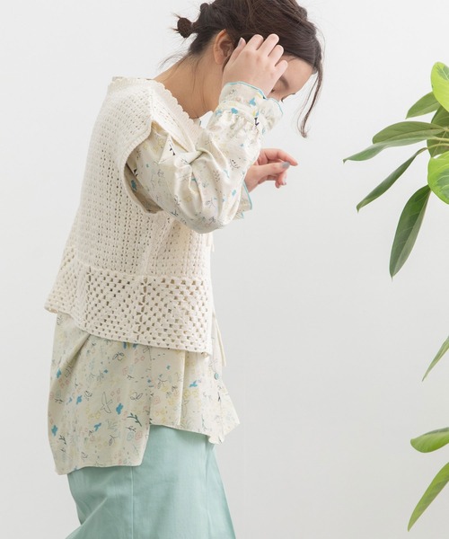 POU DOU DOU（プードゥドゥ）の「クロシェパターンベスト（ベスト・レディース・ダークグレー/アイボリー/ライトブルー・3）」の12枚目の写真