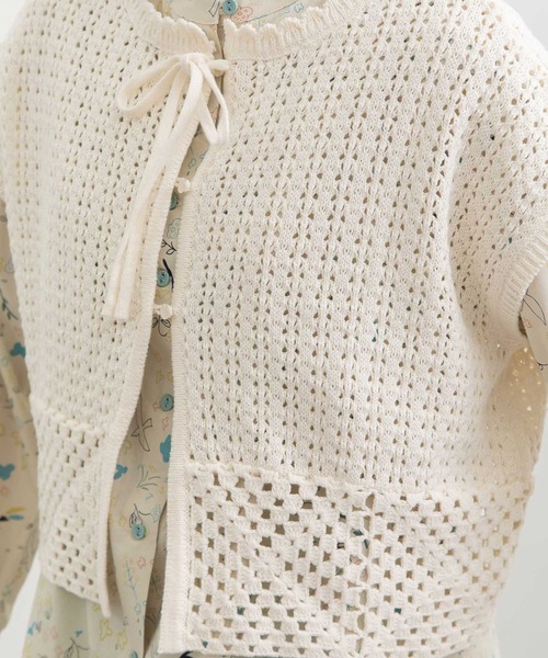 POU DOU DOU（プードゥドゥ）の「クロシェパターンベスト（ベスト・レディース・ダークグレー/アイボリー/ライトブルー・3）」の17枚目の写真