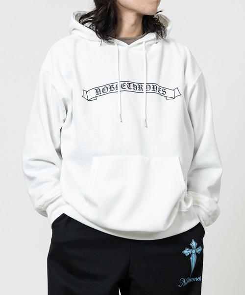 JOHN'S CLOSET(ジョンズクローゼット)の「【13】クロスデザイン オールドイングリッシュロゴ フーディ(パーカー・メンズ・ブラック/オフホワイト/ピンク/ブラック系2/ブラック系1/ホワイト系1・MEDIUM/LARGE)」の18枚目の写真