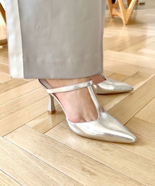 R&E（アールアンドイー）の「【24SS新作】【R&E】Tストラップカットミュールパンプス（パンプス・レディース・シルバー/アイボリー/ブラック/ピンクベージュ・22.5cm/23cm/23.5cm/24cm/24.5cm/22cm）」の4枚目の写真