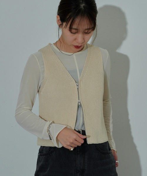 COLONY 2139（コロニートゥーワンスリーナイン）の「Wジップリブニットベスト（ベスト・レディース・ブラック/オフホワイト・FREE）」の11枚目の写真