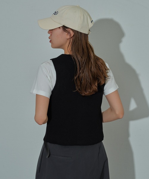 COLONY 2139（コロニートゥーワンスリーナイン）の「Wジップリブニットベスト（ベスト・レディース・ブラック/オフホワイト・FREE）」の15枚目の写真