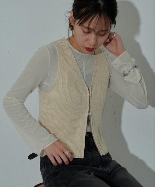 COLONY 2139（コロニートゥーワンスリーナイン）の「Wジップリブニットベスト（ベスト・レディース・ブラック/オフホワイト・FREE）」の18枚目の写真