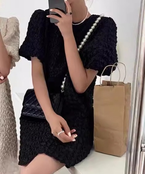 FREE STYLISTS(フリー スタイリスト)の「YUGA_YGMC エンボス加工 パフスリーブワンピース(ワンピース・レディース・オフホワイト/ブラック・FREE)」の9枚目の写真