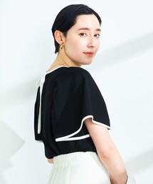 配色ギャザー袖リボンブラウス