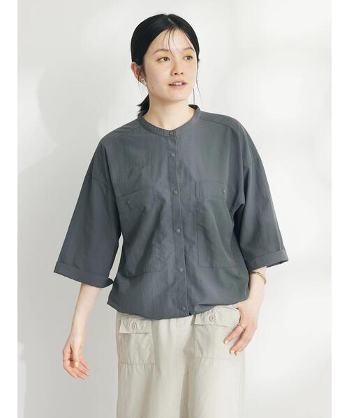 CRAFT STANDARD BOUTIQUE(クラフトスタンダードブティック)の「BIGポケットナイロンブラウス(シャツ/ブラウス・レディース・カーキ/オフホワイト/チャコールグレー・FREE)」の5枚目の写真