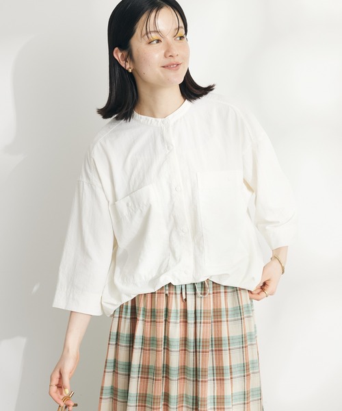 CRAFT STANDARD BOUTIQUE(クラフトスタンダードブティック)の「BIGポケットナイロンブラウス(シャツ/ブラウス・レディース・カーキ/オフホワイト/チャコールグレー・FREE)」の2枚目の写真