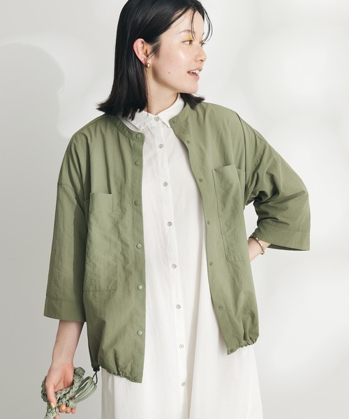 CRAFT STANDARD BOUTIQUE(クラフトスタンダードブティック)の「BIGポケットナイロンブラウス(シャツ/ブラウス・レディース・カーキ/オフホワイト/チャコールグレー・FREE)」の3枚目の写真