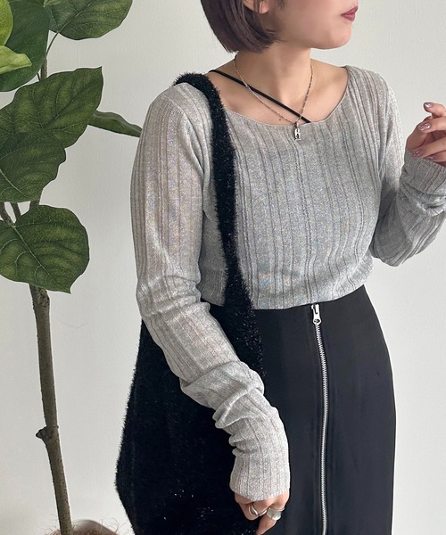 apres jour mignon（アプレジュールミニョン）の「フィンガーホール付きラメシアーニット【ZOZOTOWN限定アイテム】（ニット/セーター・レディース・グレー/ブラック/イエロー/パープル・X-LARGE/フリー）」の12枚目の写真