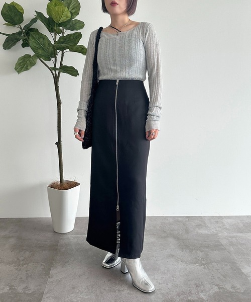 apres jour mignon（アプレジュールミニョン）の「フィンガーホール付きラメシアーニット【ZOZOTOWN限定アイテム】（ニット/セーター・レディース・グレー/ブラック/イエロー/パープル・X-LARGE/フリー）」の15枚目の写真
